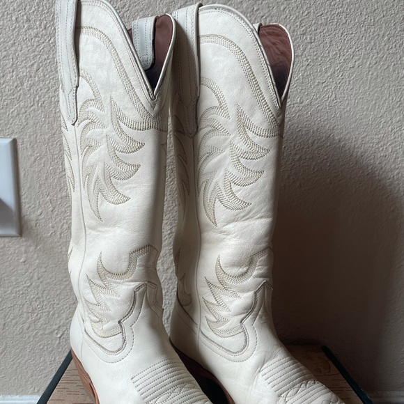 SOLD Tecovas Bone Annie’s 5.5B - Picture 8 of 13